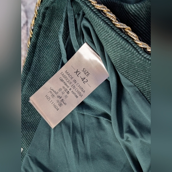 Elegant Green Jacket and Pants Combo with Gold Trim - Picture 5 of 16